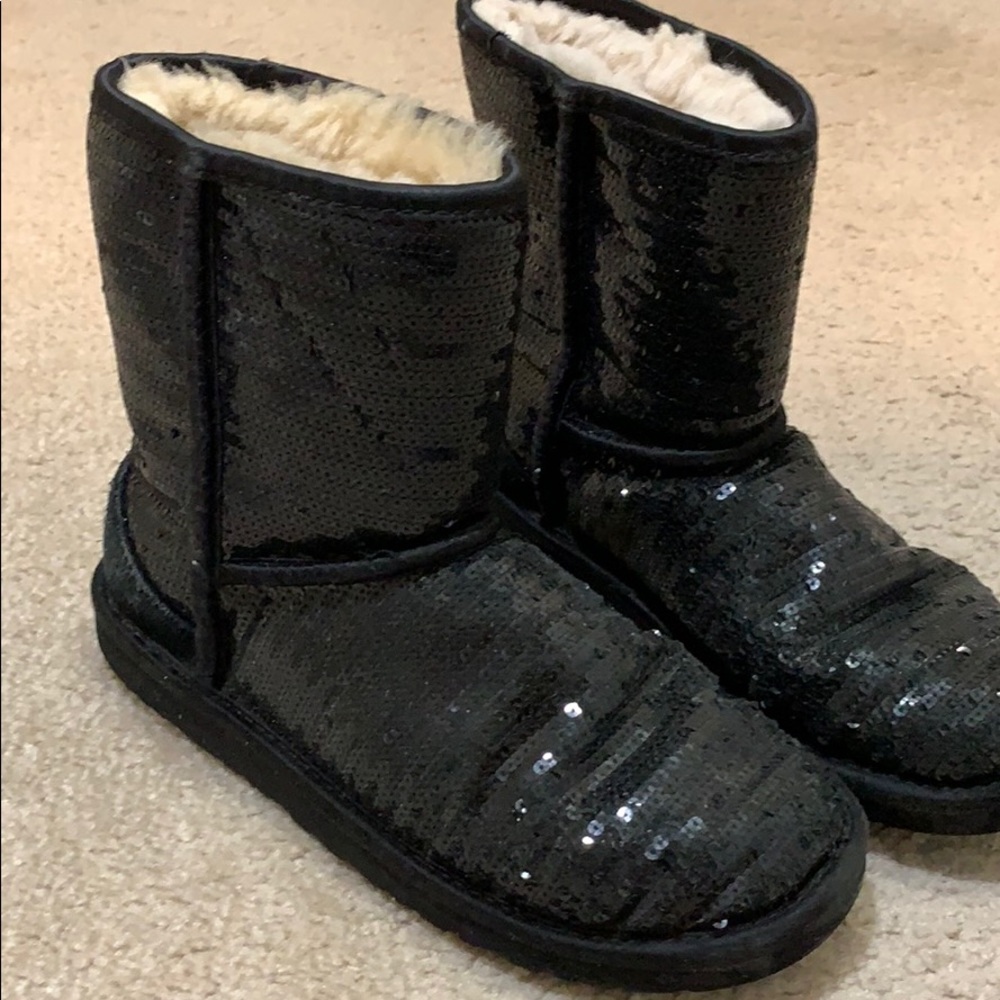 Sparkly Black Uggs Size 5